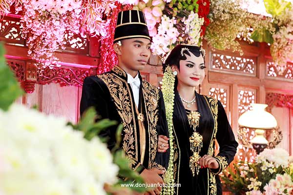 Busana dan rias pengantin Solo Putri dari Surakarta foto donjuanfotocom