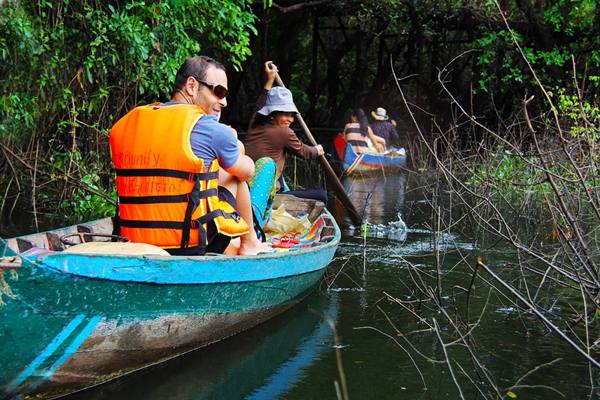 Mengelola usaha pariwisata