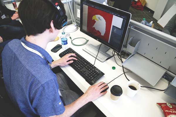 Subsektor Desain Komunikasi Visual / foto startupstock