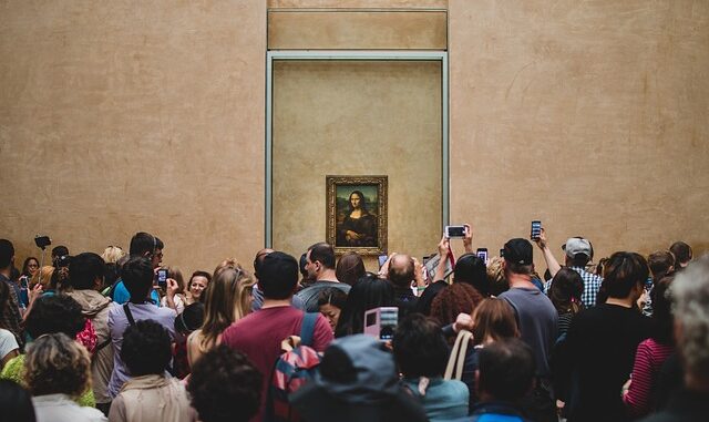 Mona Lisa karya Leonardo Da Vinci Mona Lisa karya Leonardo Da Vinci